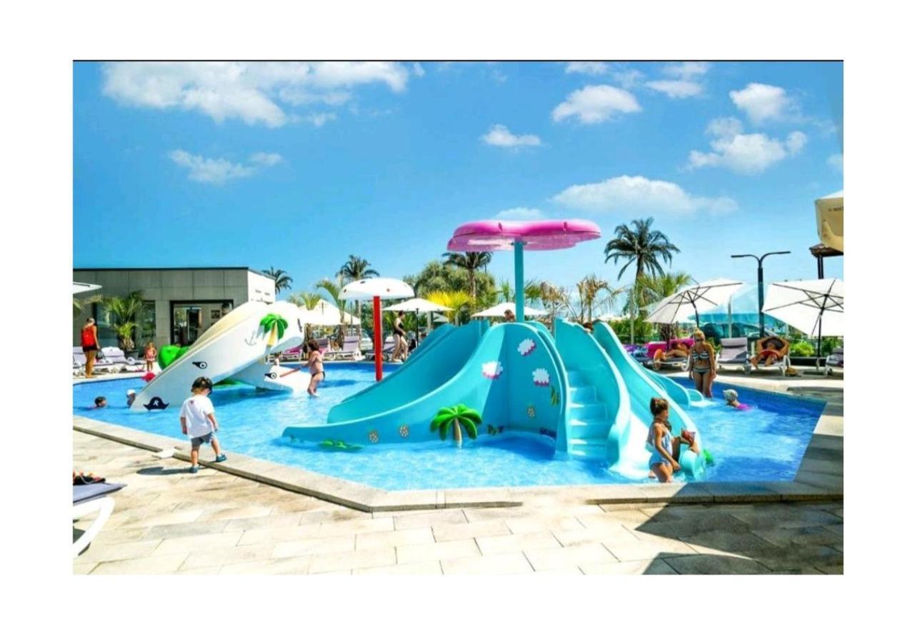 Eka Studio - Pool & Spa Beach Resort นาโวดาริ ภายนอก รูปภาพ