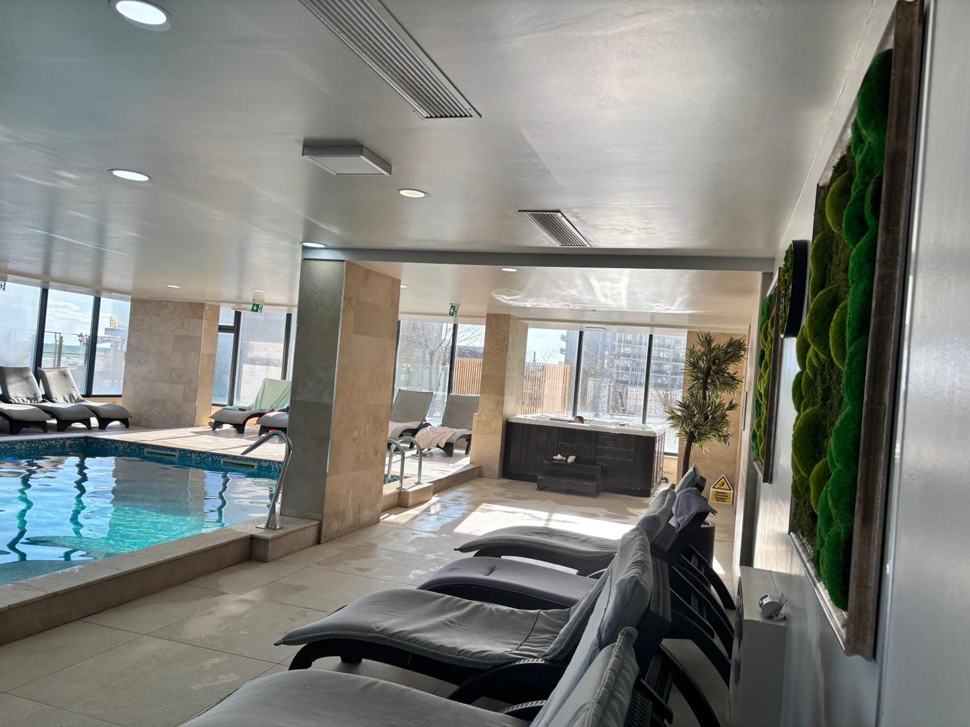 Eka Studio - Pool & Spa Beach Resort นาโวดาริ ภายนอก รูปภาพ