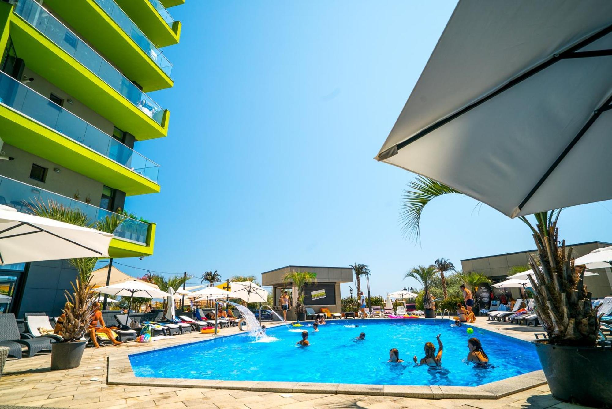 Eka Studio - Pool & Spa Beach Resort นาโวดาริ ภายนอก รูปภาพ